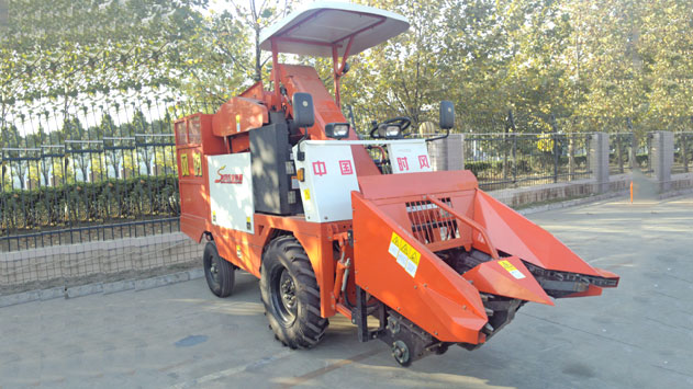 4YZP-2D型自走式玉米收獲機(jī)